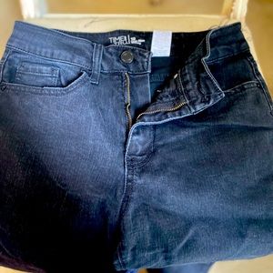 High Rise— Black— Skinny Jeans— Time and Tru— 10